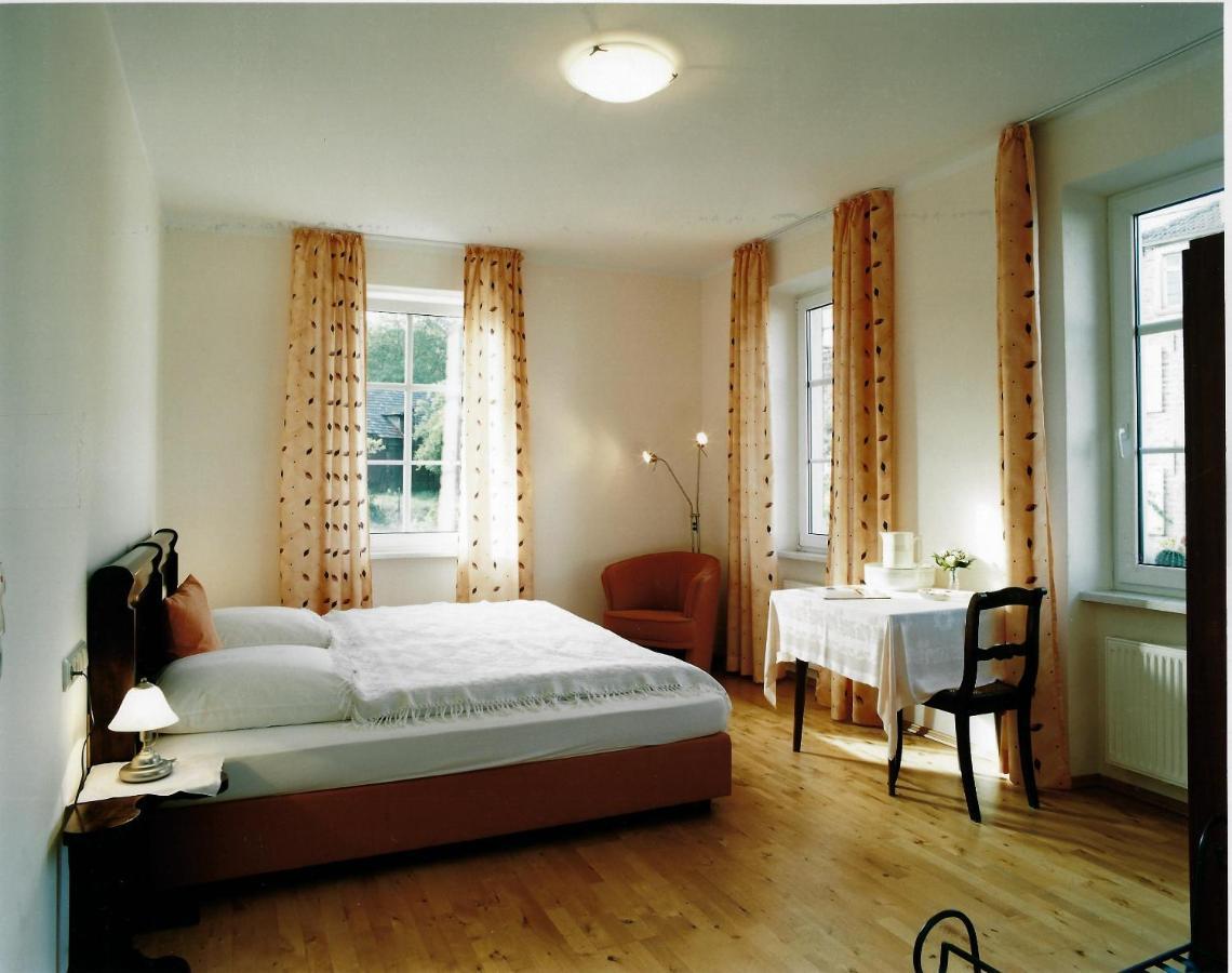 Gaestehaus Zum Goldberg Dorsheim Exteriör bild